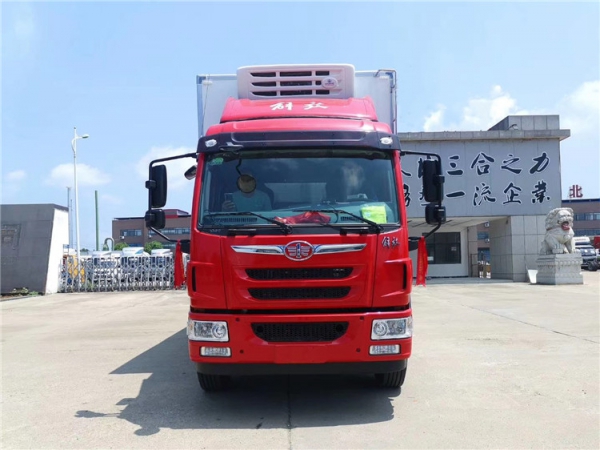 （国六）6.8米解放麟VH冷藏车
