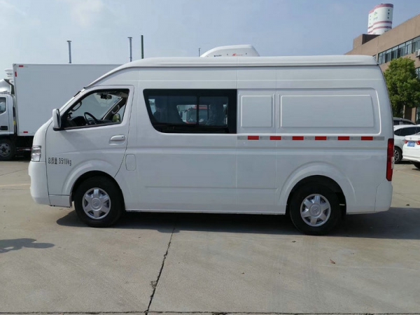 福田G9双排面包冷藏车