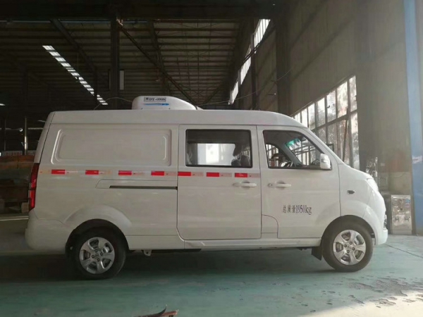 （国六）金杯新海狮双排座面包冷藏车