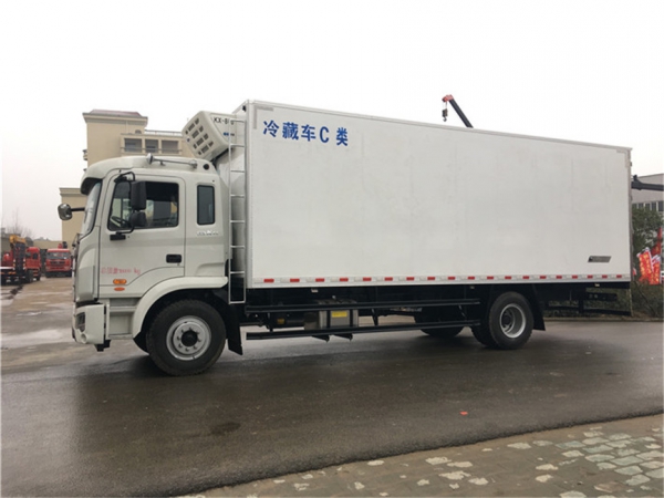 江淮格尔发k5 7.8米冷藏车