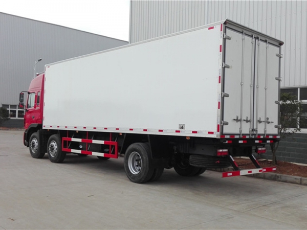 江淮小三轴 9.6米冷藏车