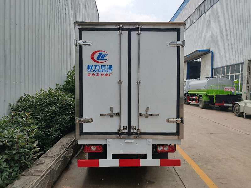 国六 跃进小福星S70汽油冷藏车