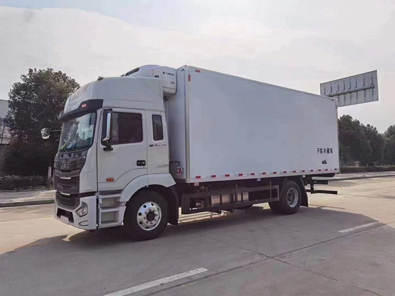 国六 柳汽乘龙H5冷藏车(高顶双卧豪华版)