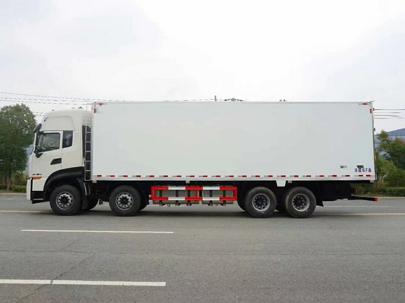 （国六）东风天龙KL（高顶双卧）9.6米冷藏车
