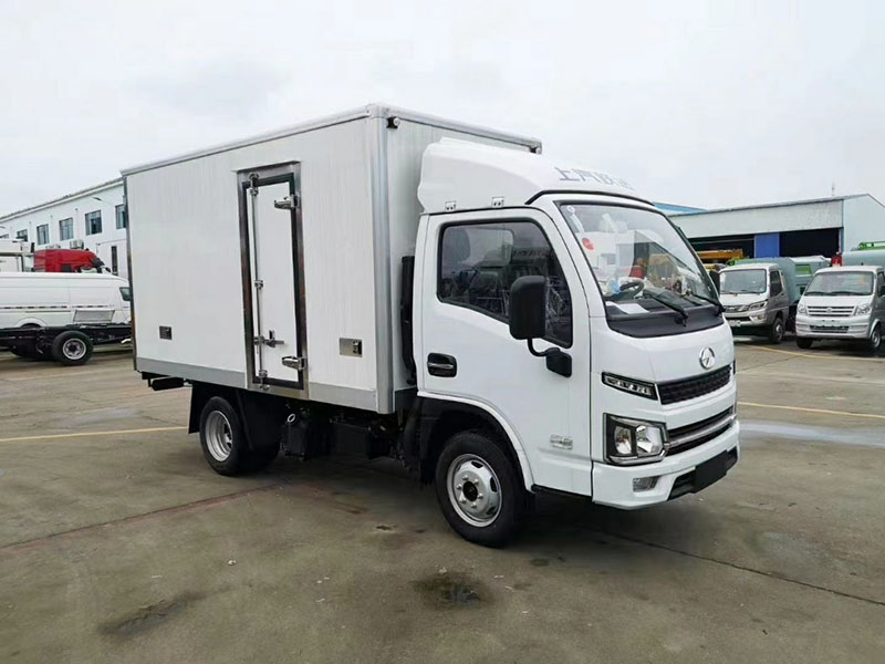 国六 上汽跃进福运S80柴油版冷藏车