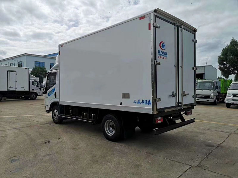 国六 跃进C500自动挡冷藏车
