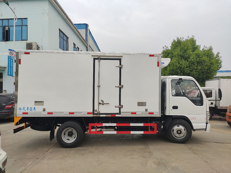 国六 庆铃五十铃100P冷藏车