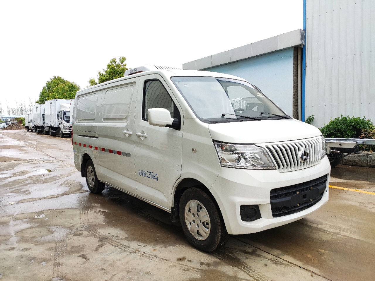 国六 长安睿行M80面包冷藏车